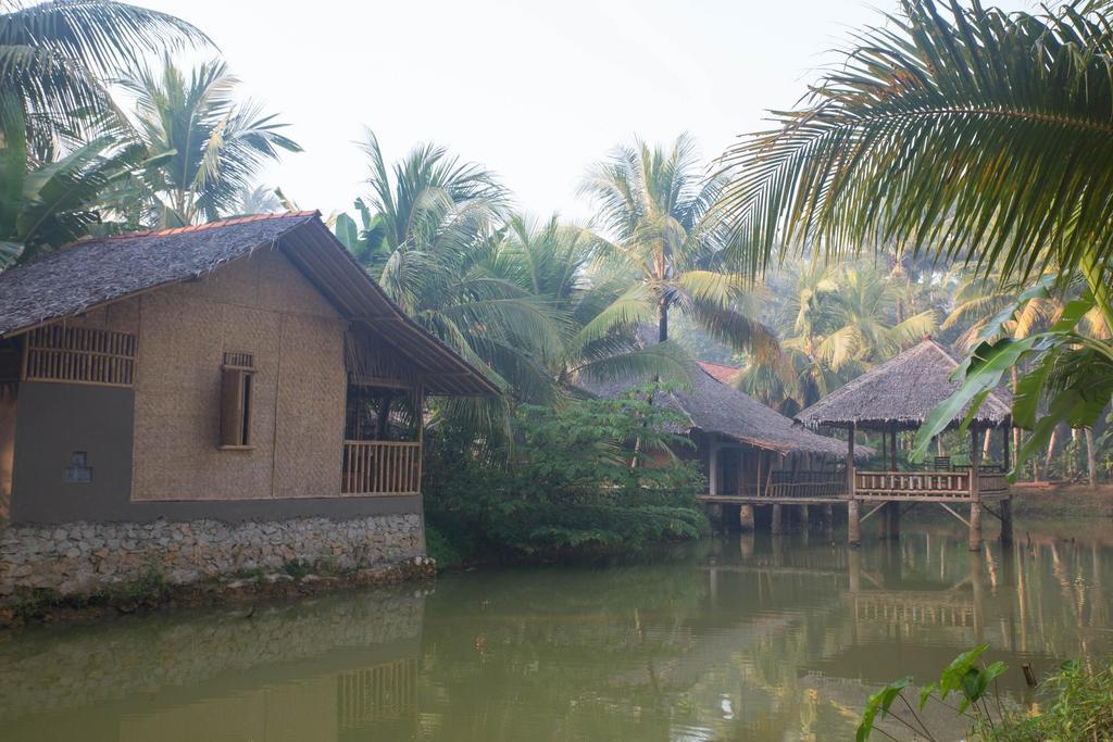 Hotel Bale'Ku à Pangandaran Extérieur photo