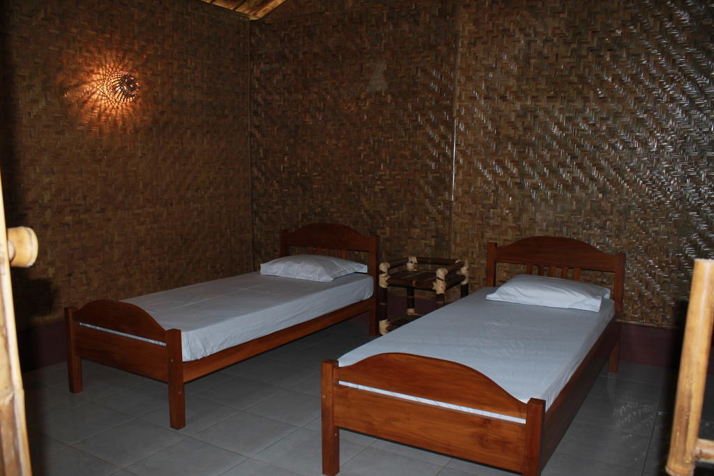 Hotel Bale'Ku à Pangandaran Chambre photo