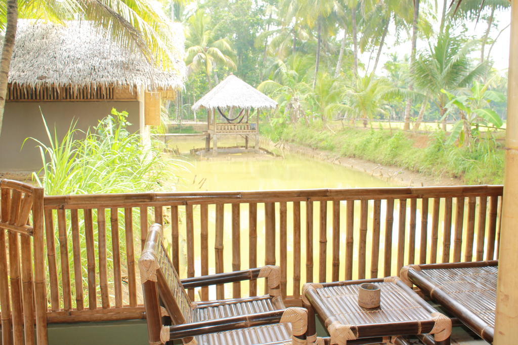 Hotel Bale'Ku à Pangandaran Chambre photo