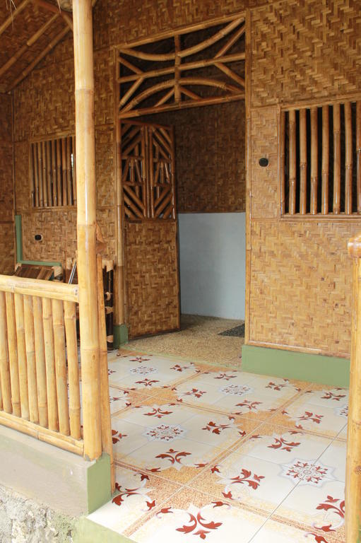 Hotel Bale'Ku à Pangandaran Chambre photo